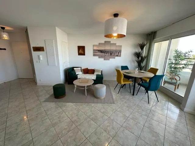 Apartment Ref 121 - Bel Appartement Moderne Avec Vue Mer Et Port Crouesty Pour Quatre Personnes Arzon France